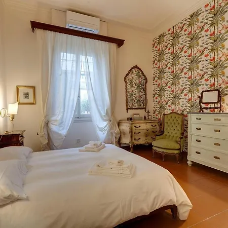 Mimì With Garden