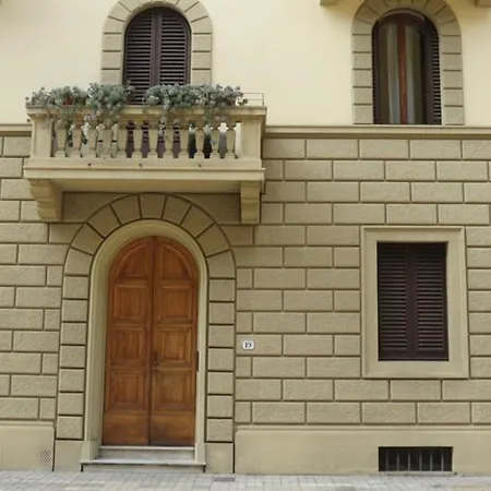 Mimì With Garden